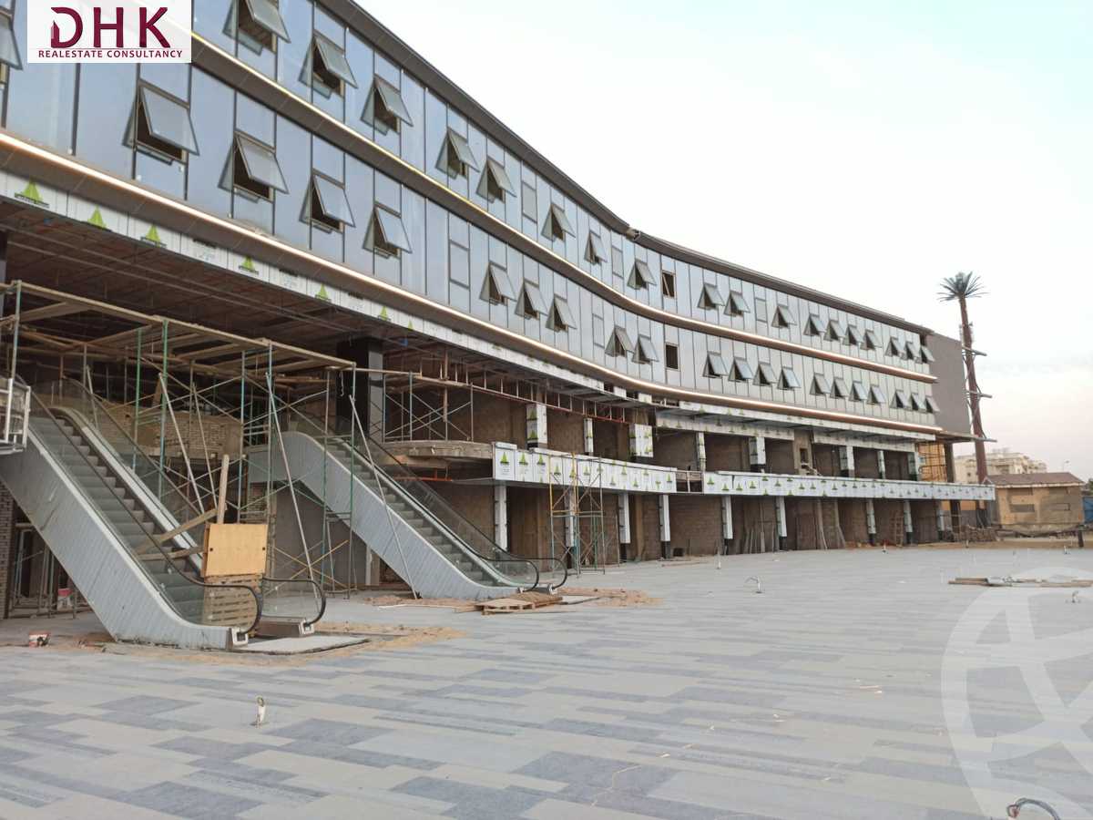 https://aqarmap.com.eg/ar/listing/3865811-for-sale-cairo-new-cairo-compounds-swy-kwmblks-mwl-lrbt-brwyrtyz