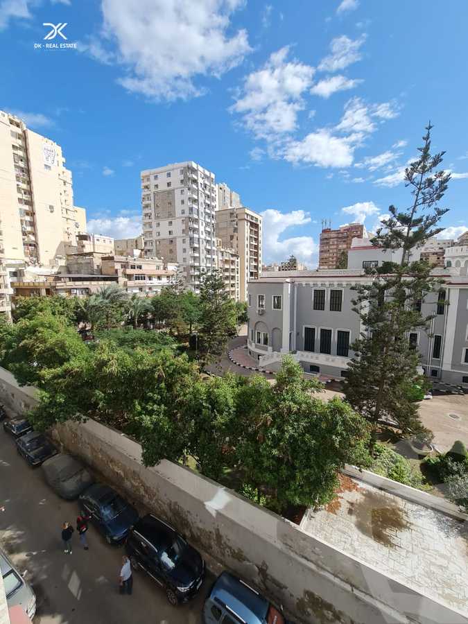 https://aqarmap.com.eg/ar/listing/4360917-for-sale-alexandria-saba-basha-shr-bw-qyr-tryq-lhry