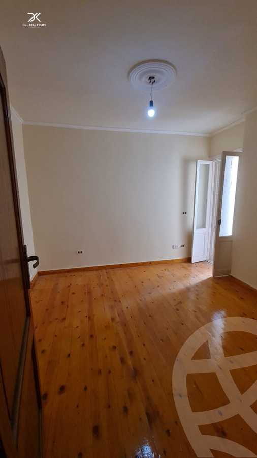 https://aqarmap.com.eg/ar/listing/4360935-for-sale-alexandria-kafr-abdo-shr-lsyd-skyn-bnt-lhsyn