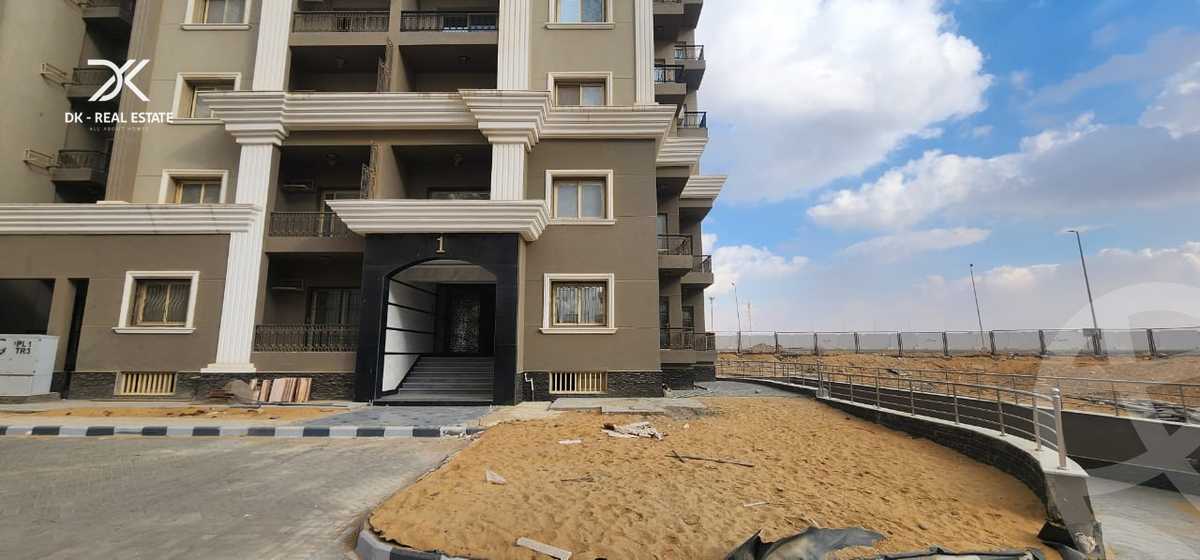 https://aqarmap.com.eg/en/listing/5603993-for-sale-cairo-new-cairo-compounds-town-residence