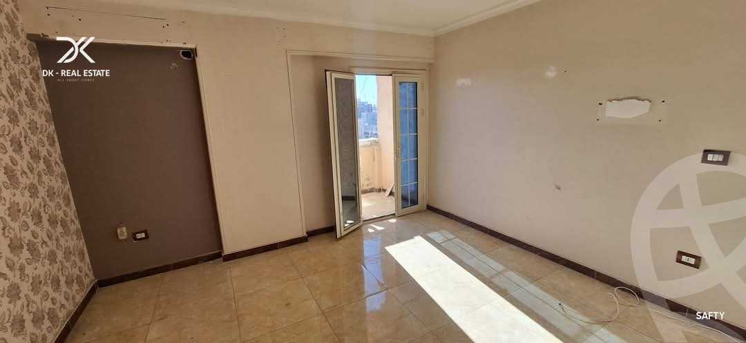https://aqarmap.com.eg/ar/listing/6028824-for-sale-alexandria-sporting-shr-bwr-s-yd