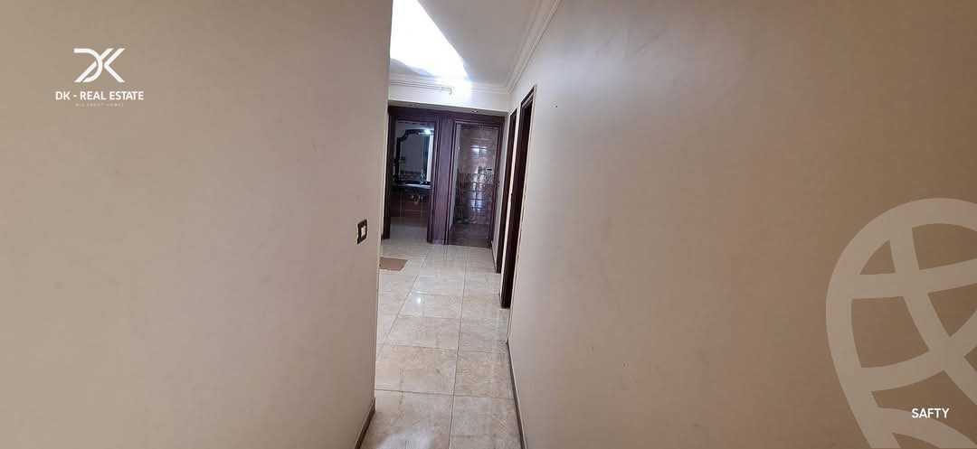 https://aqarmap.com.eg/ar/listing/6028824-for-sale-alexandria-sporting-shr-bwr-s-yd