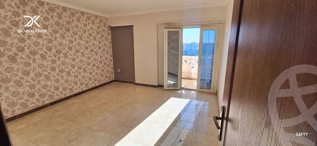 https://aqarmap.com.eg/ar/listing/6028824-for-sale-alexandria-sporting-shr-bwr-s-yd