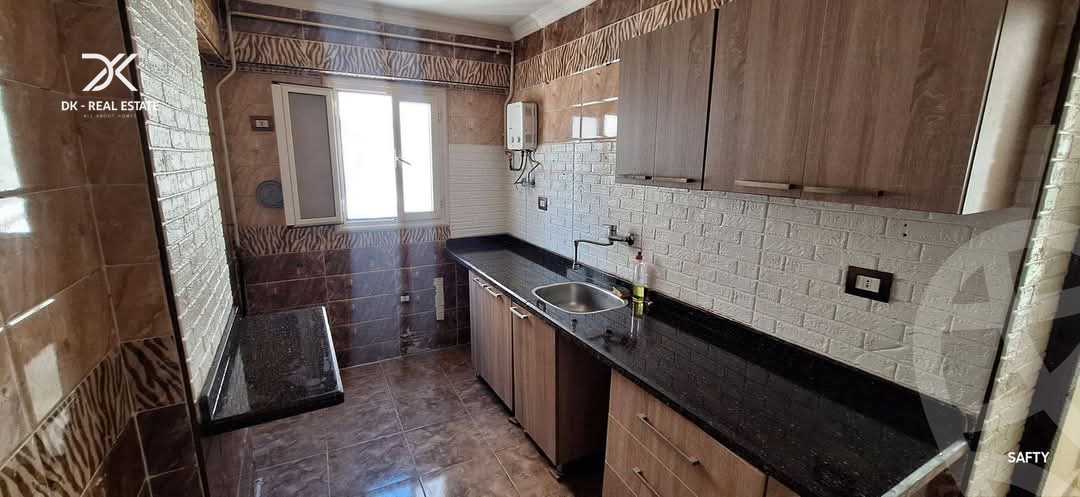 https://aqarmap.com.eg/ar/listing/6028824-for-sale-alexandria-sporting-shr-bwr-s-yd