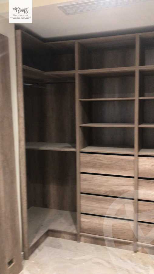 https://aqarmap.com.eg/en/listing/4114711-for-sale-cairo-el-sheikh-zayed-city-compounds-kmbwnd-wyst-twn-swdyk