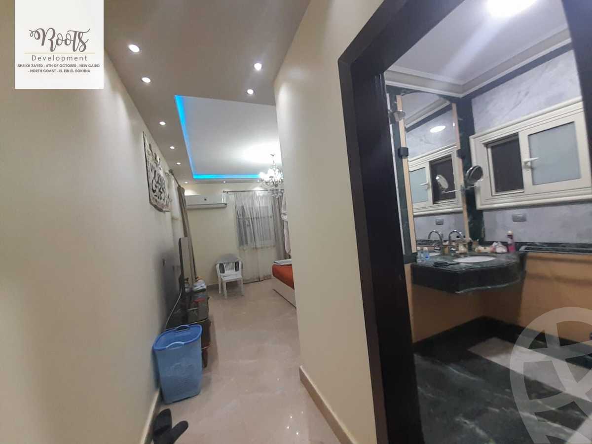 https://aqarmap.com.eg/en/listing/5420590-for-sale-cairo-el-sheikh-zayed-city-compounds-royal-city
