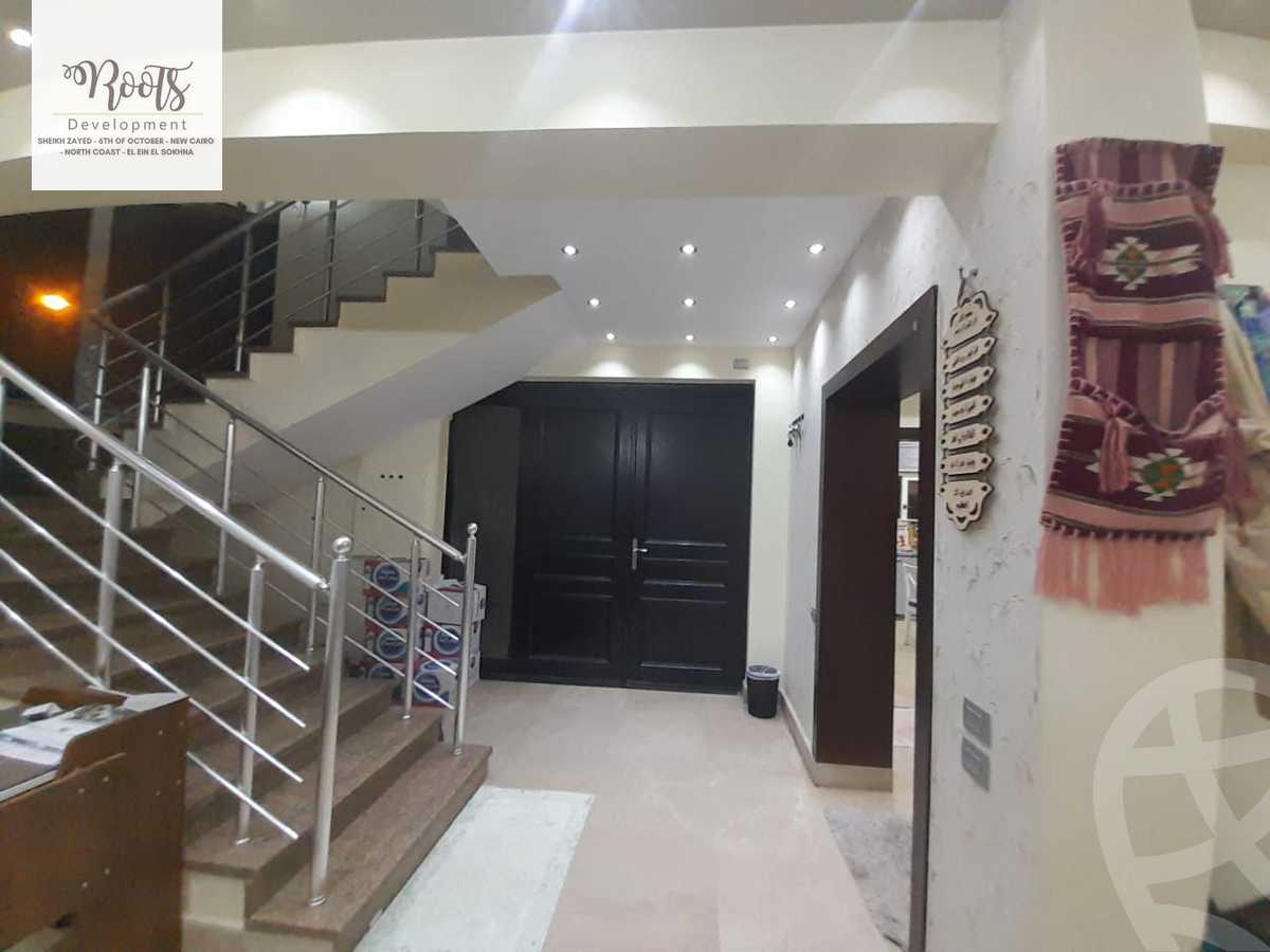 https://aqarmap.com.eg/en/listing/5420590-for-sale-cairo-el-sheikh-zayed-city-compounds-royal-city