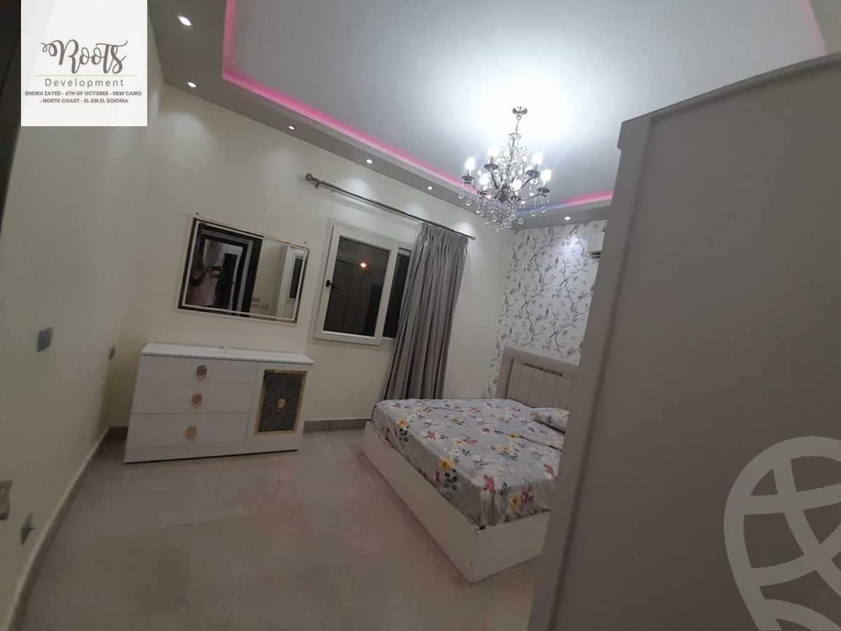 https://aqarmap.com.eg/en/listing/5420590-for-sale-cairo-el-sheikh-zayed-city-compounds-royal-city