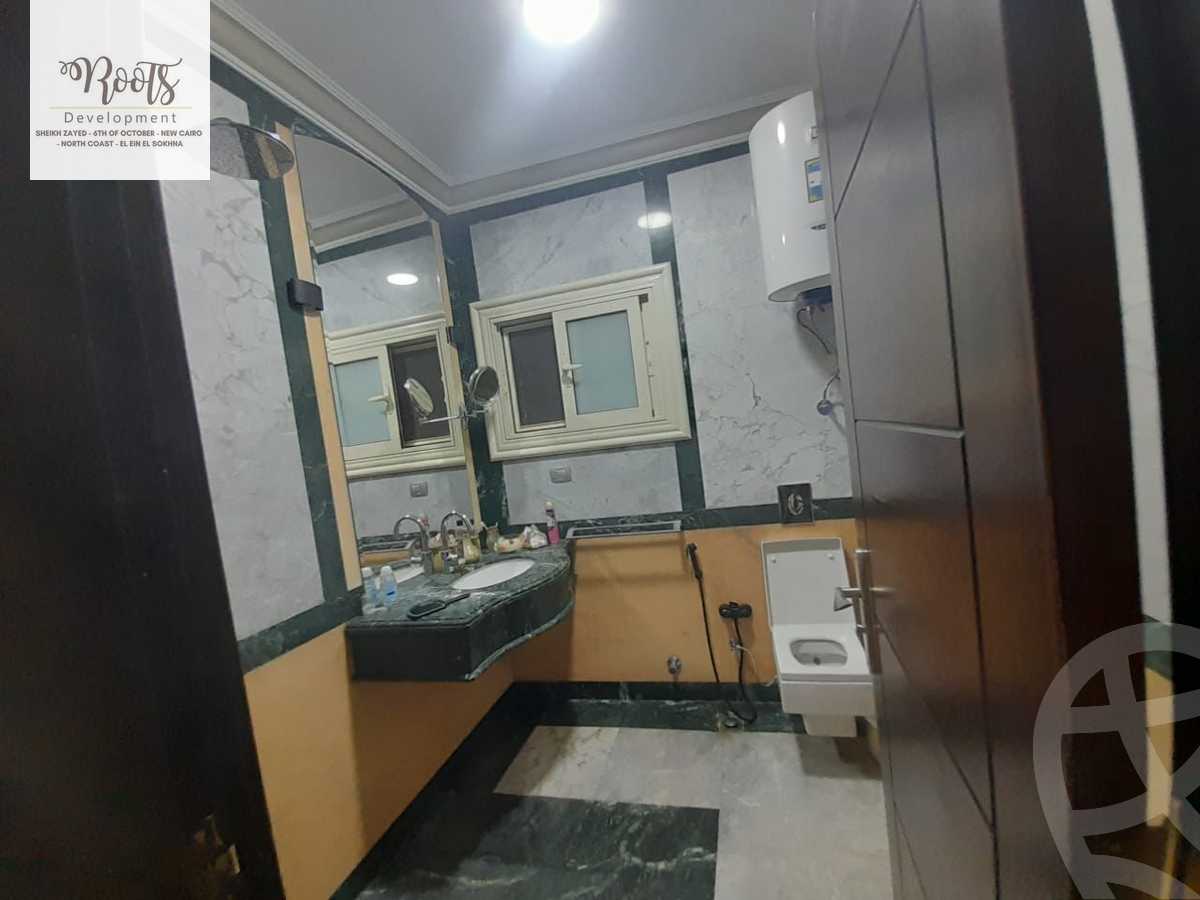https://aqarmap.com.eg/en/listing/5420590-for-sale-cairo-el-sheikh-zayed-city-compounds-royal-city