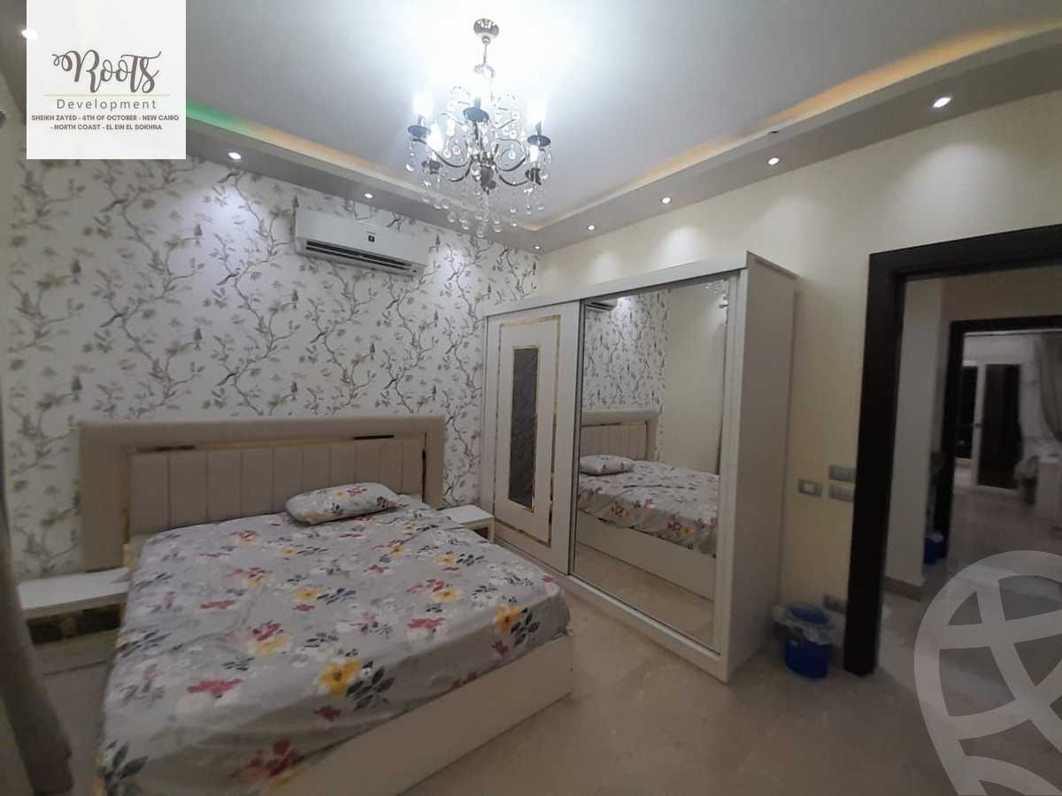 https://aqarmap.com.eg/en/listing/5420590-for-sale-cairo-el-sheikh-zayed-city-compounds-royal-city
