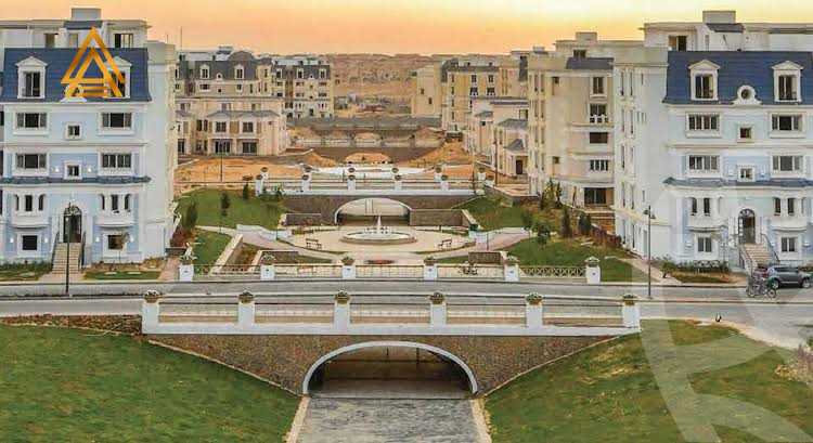 https://aqarmap.com.eg/ar/listing/5303124-for-sale-cairo-new-cairo-compounds-mountain-view-hyde-park