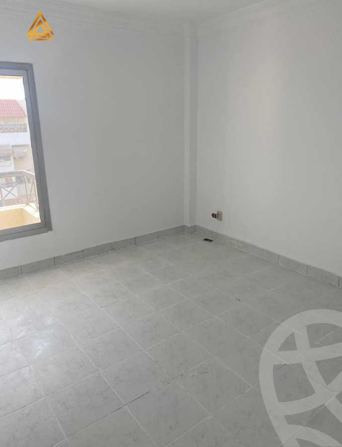https://aqarmap.com.eg/en/listing/5349298-for-sale-cairo-new-cairo-lrhb-city-phase-1-taha-hussein-st