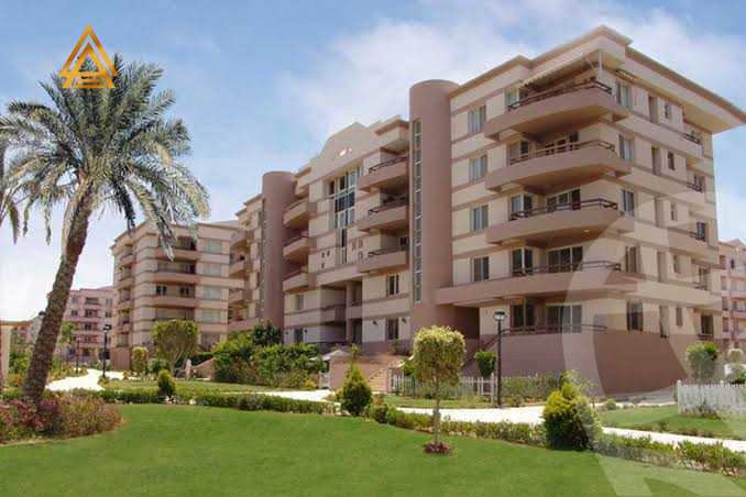 https://aqarmap.com.eg/en/listing/5437135-for-sale-cairo-new-cairo-lrhb-city-phase-1-ahmed-rami-st