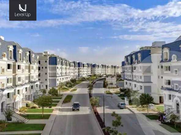 https://aqarmap.com.eg/ar/listing/5275090-for-sale-cairo-new-cairo-compounds-mountain-view-hyde-park