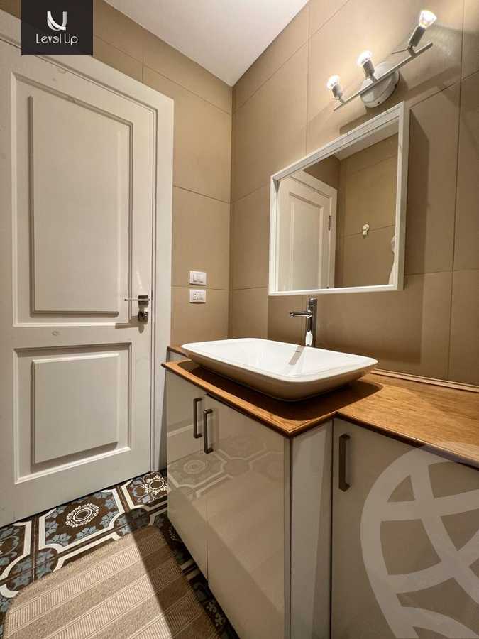https://aqarmap.com.eg/en/listing/5286969-for-sale-cairo-new-cairo-compounds-mountain-view-hyde-park