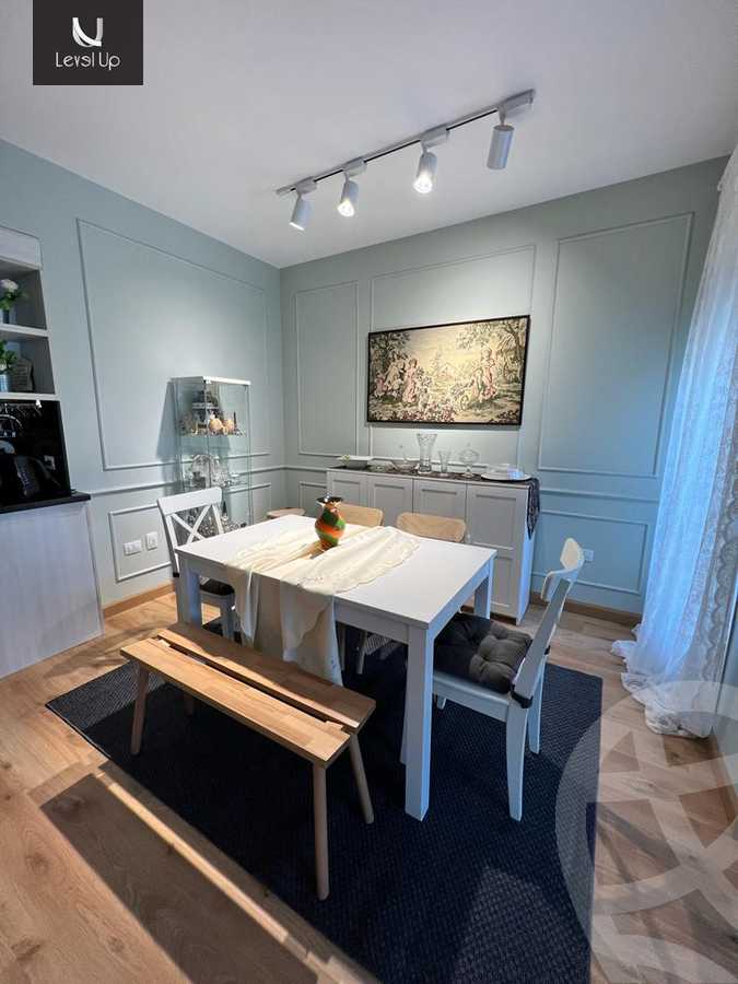 https://aqarmap.com.eg/en/listing/5286969-for-sale-cairo-new-cairo-compounds-mountain-view-hyde-park