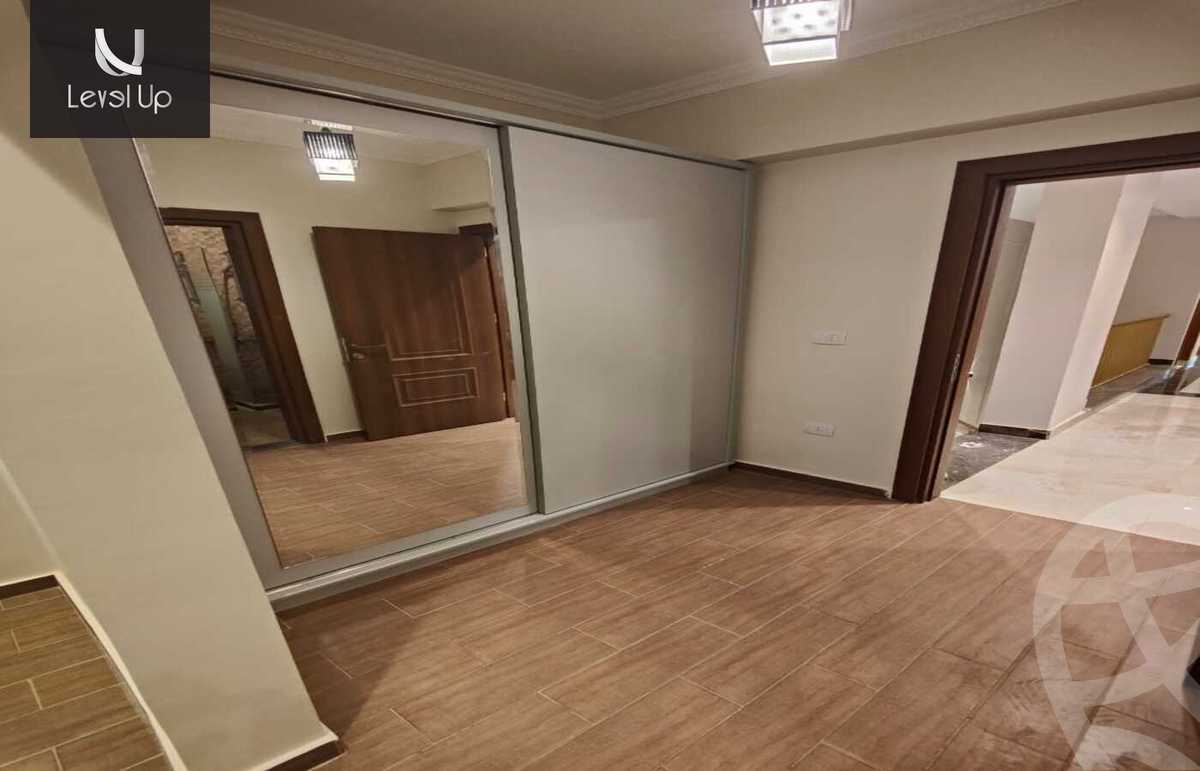 https://aqarmap.com.eg/en/listing/5277295-for-rent-cairo-new-cairo-compounds-mountain-view-hyde-park