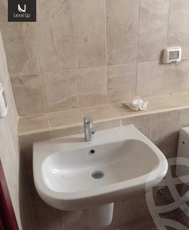 https://aqarmap.com.eg/ar/listing/5388712-for-sale-cairo-new-cairo-compounds-hyde-park