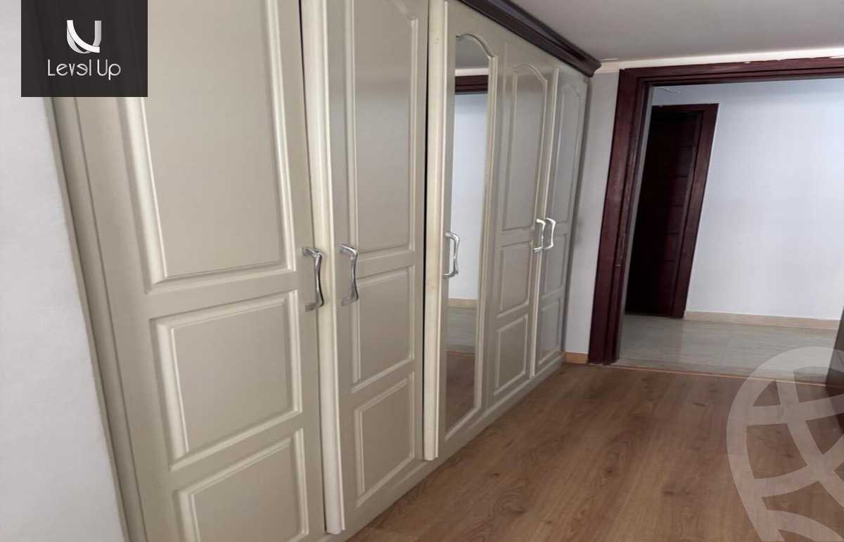 https://aqarmap.com.eg/ar/listing/5389153-for-sale-cairo-new-cairo-compounds-hyde-park-hydeout-hyde-park