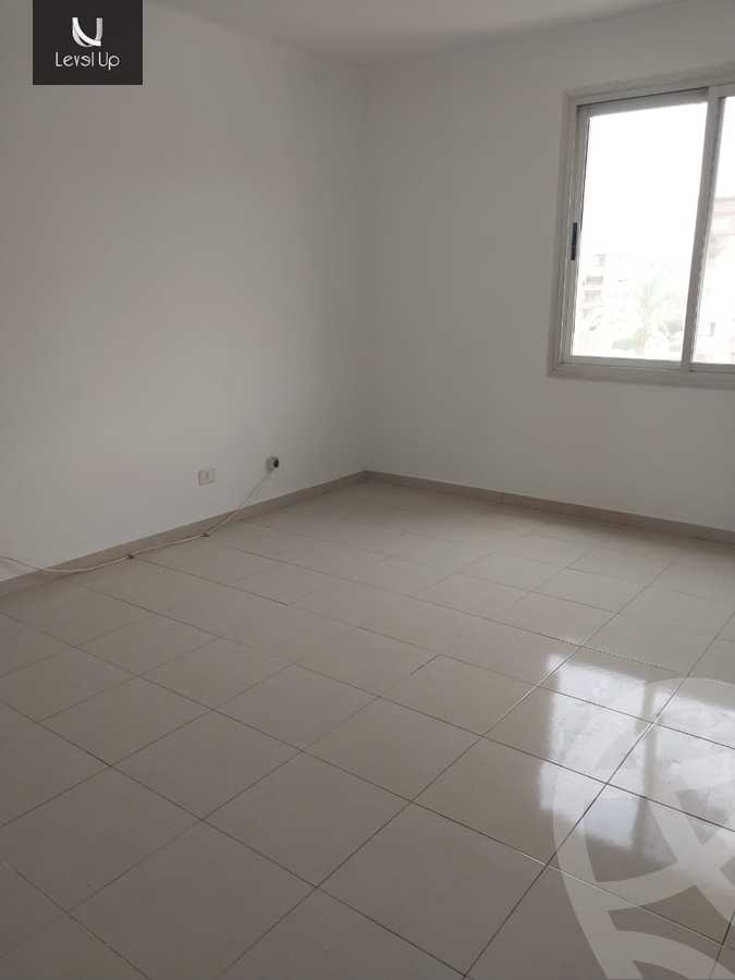 https://aqarmap.com.eg/en/listing/5420278-for-sale-cairo-new-cairo-lrhb-city-phase-4-mostafa-kamel-st