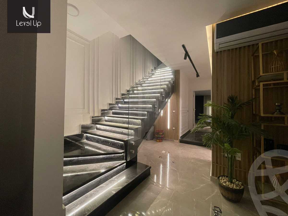 https://aqarmap.com.eg/en/listing/5685650-for-sale-cairo-new-cairo-compounds-mountain-view-hyde-park
