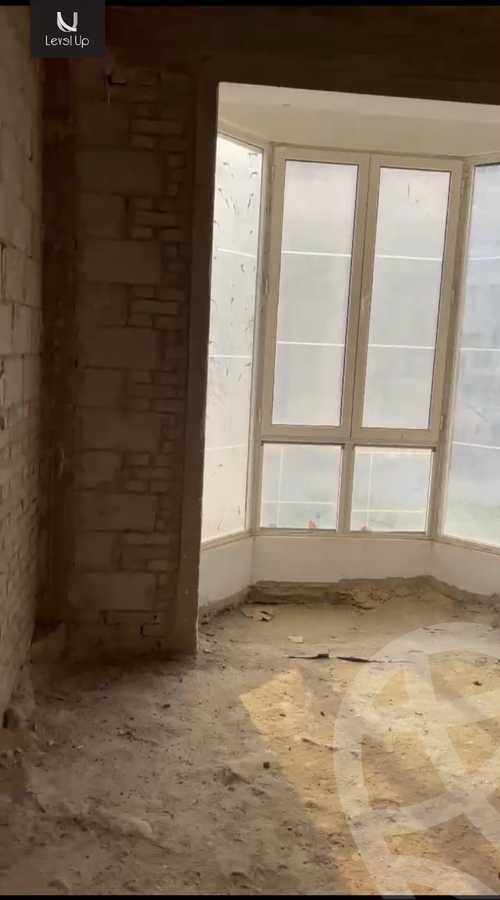 https://aqarmap.com.eg/en/listing/5877725-for-sale-cairo-new-cairo-compounds-mountain-view-hyde-park