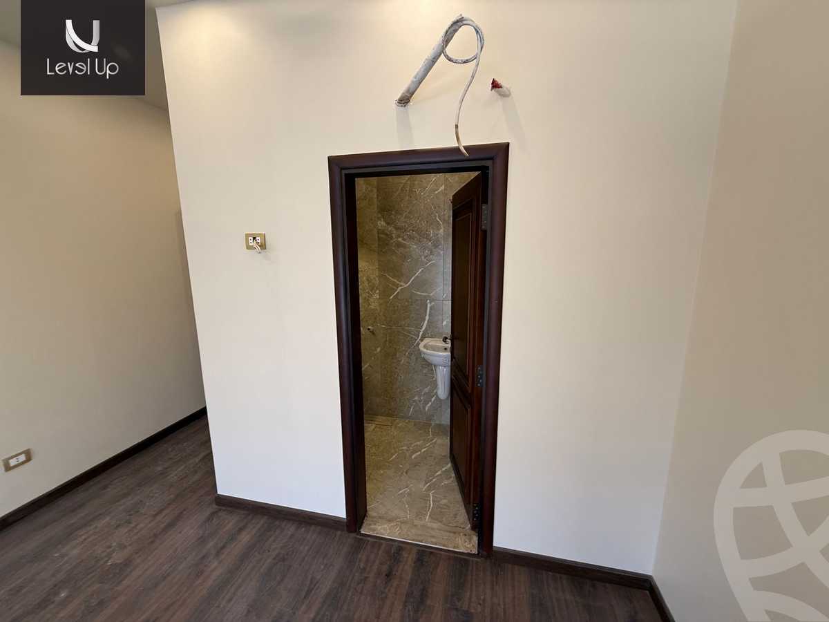 https://aqarmap.com.eg/en/listing/6017324-for-sale-cairo-new-cairo-compounds-el-patio-oro