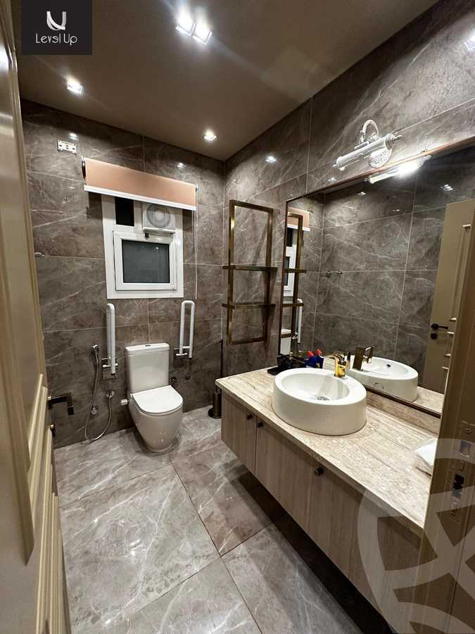 https://aqarmap.com.eg/en/listing/6017618-for-sale-cairo-new-cairo-compounds-mountain-view-hyde-park