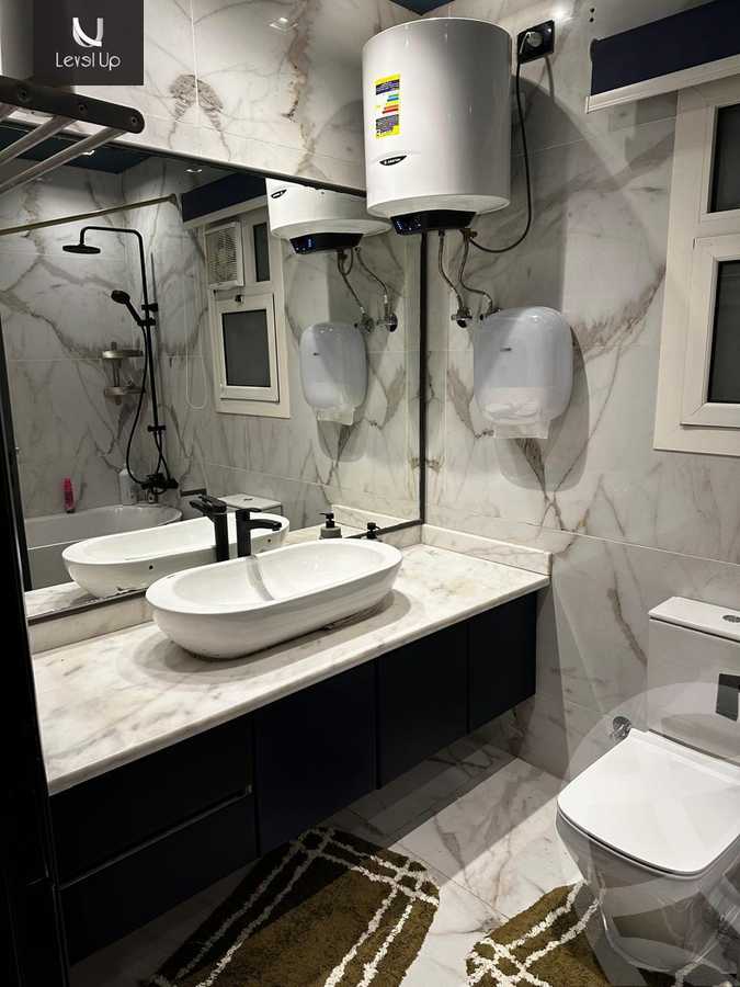 https://aqarmap.com.eg/en/listing/6017618-for-sale-cairo-new-cairo-compounds-mountain-view-hyde-park