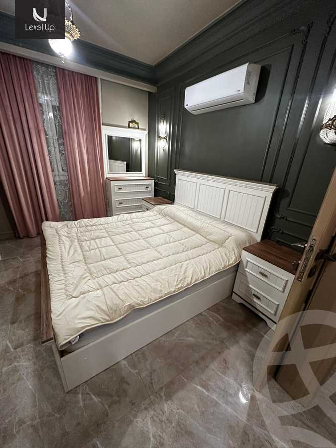 https://aqarmap.com.eg/en/listing/6017618-for-sale-cairo-new-cairo-compounds-mountain-view-hyde-park