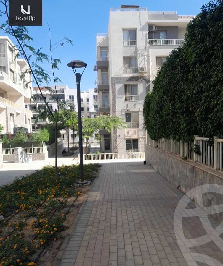 https://aqarmap.com.eg/en/listing/6099056-for-sale-cairo-new-cairo-compounds-jyd