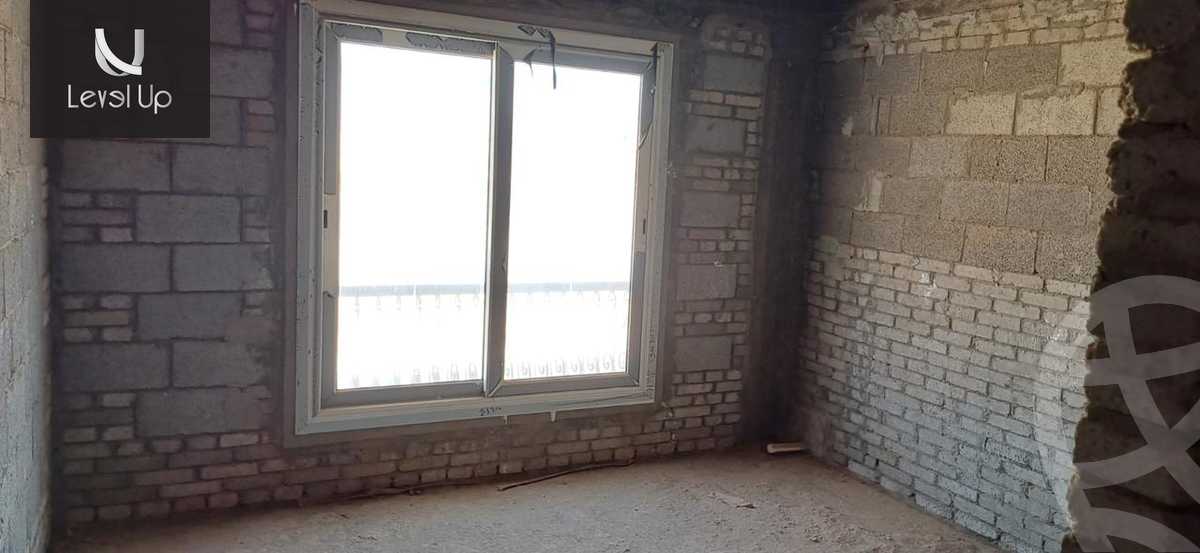 https://aqarmap.com.eg/en/listing/6089323-for-sale-cairo-new-cairo-compounds-mountain-view-hyde-park