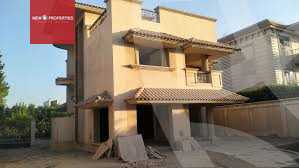 https://aqarmap.com.eg/en/listing/5340612-for-sale-cairo-el-sheikh-zayed-city-compounds-royal-city