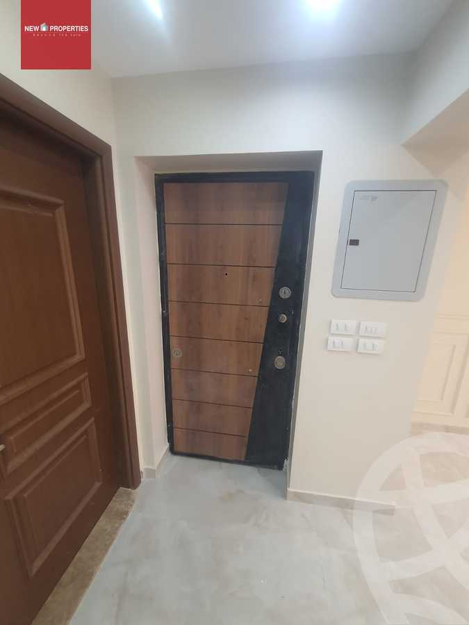 https://aqarmap.com.eg/en/listing/5374154-for-sale-cairo-el-sheikh-zayed-city-compounds-el-khamayel