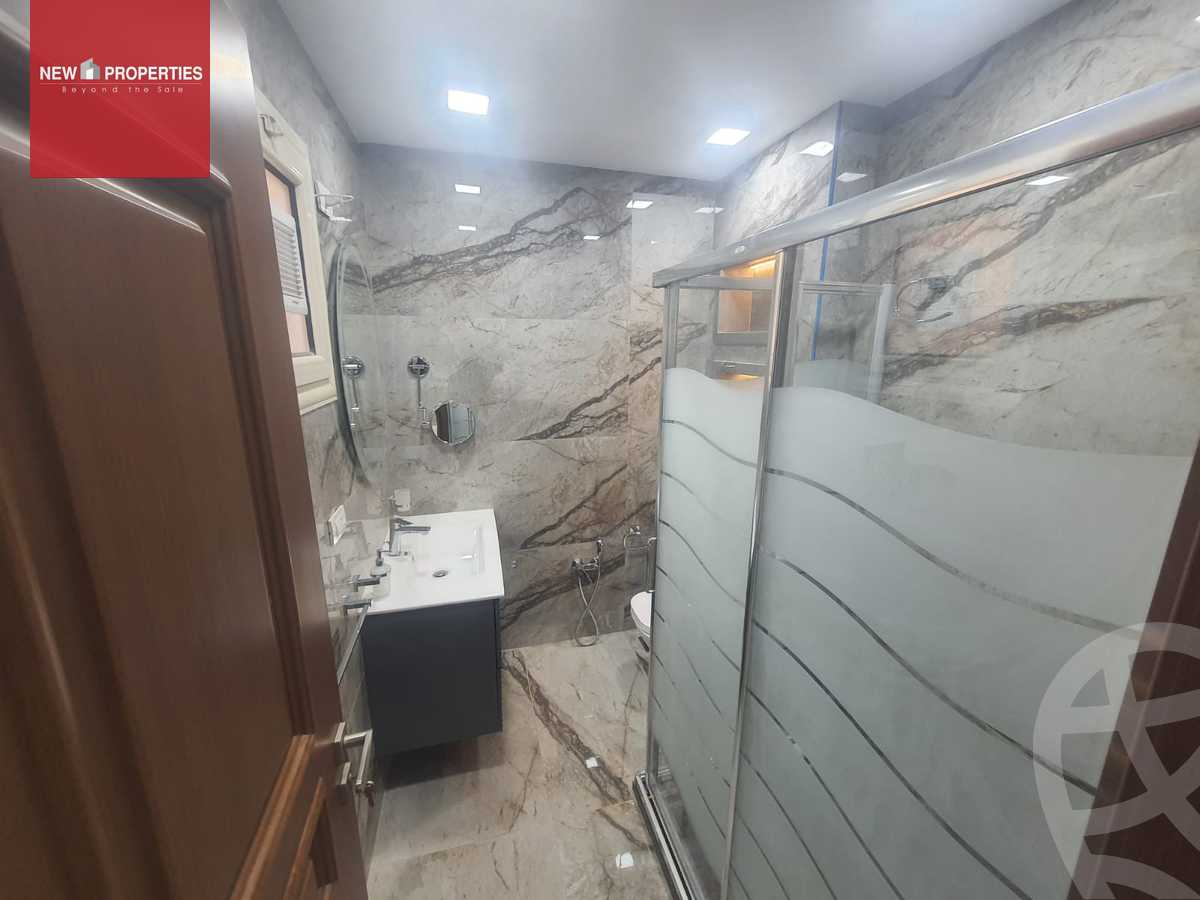 https://aqarmap.com.eg/en/listing/5374154-for-sale-cairo-el-sheikh-zayed-city-compounds-el-khamayel
