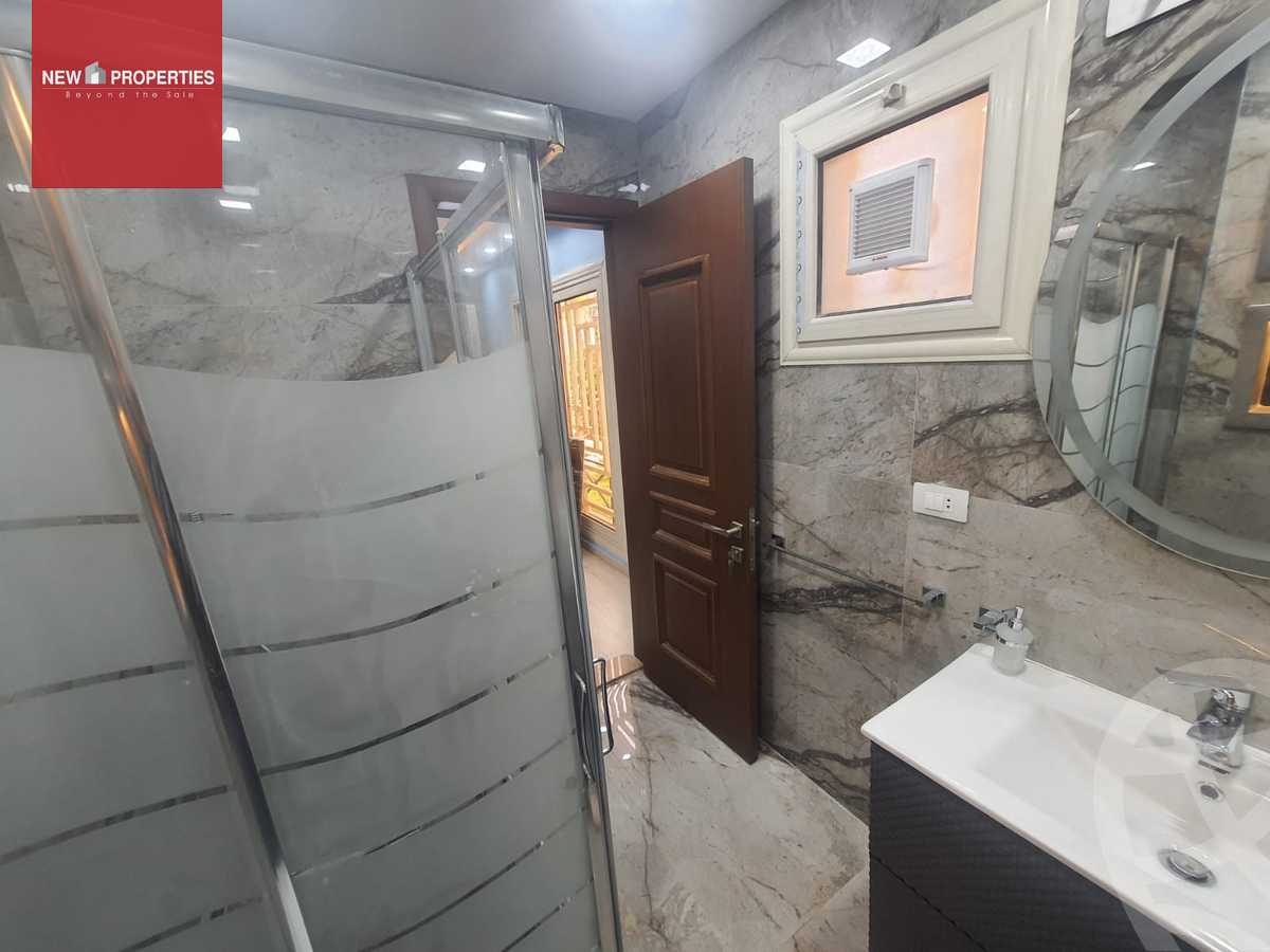 https://aqarmap.com.eg/en/listing/5374154-for-sale-cairo-el-sheikh-zayed-city-compounds-el-khamayel