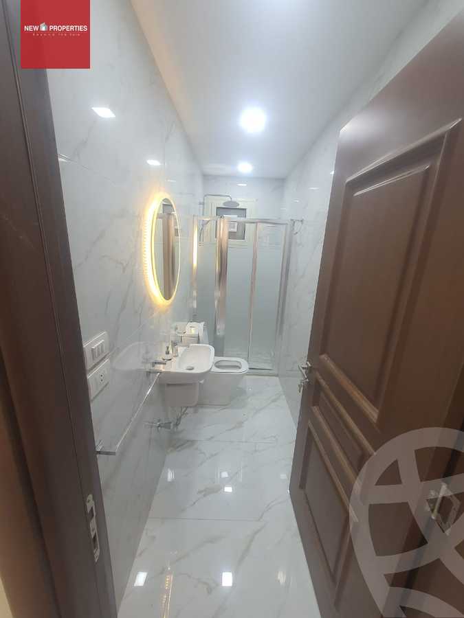 https://aqarmap.com.eg/en/listing/5676410-for-sale-cairo-el-sheikh-zayed-city-compounds-el-khamayel