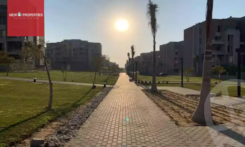 https://aqarmap.com.eg/ar/listing/6280568-for-sale-cairo-el-sheikh-zayed-city-compounds-kmbwnd-fyldj-wyst-dr-llttwyr