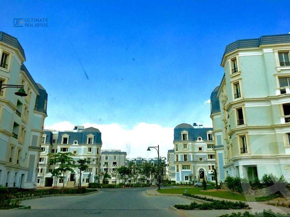 https://aqarmap.com.eg/en/listing/4196164-for-sale-cairo-new-cairo-compounds-mountain-view-hyde-park