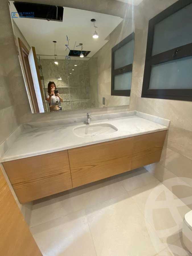 https://aqarmap.com.eg/ar/listing/3817379-for-rent-eastown-parks