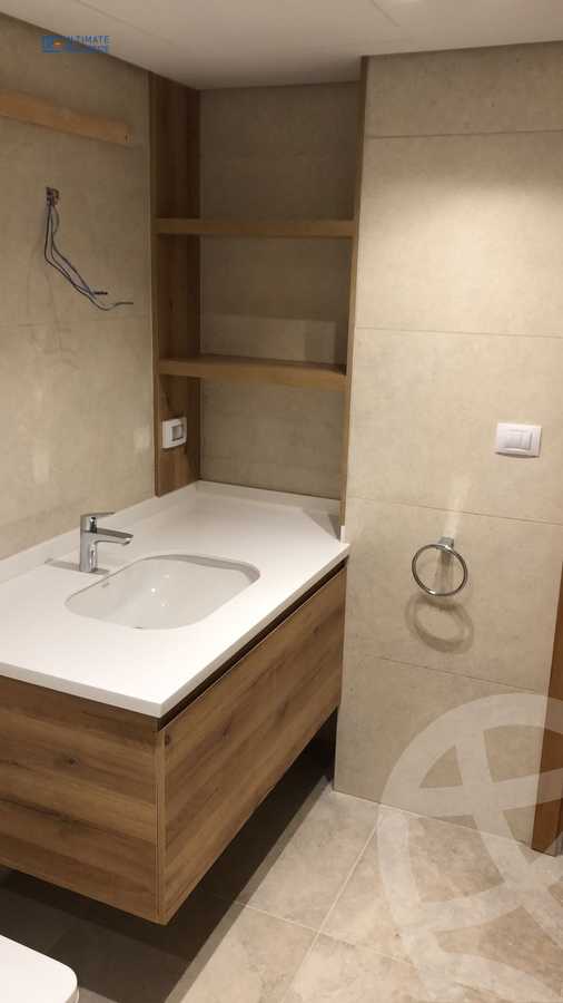 https://aqarmap.com.eg/ar/listing/3817379-for-rent-eastown-parks