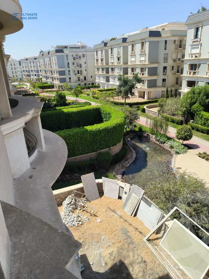 https://aqarmap.com.eg/en/listing/4188685-for-sale-cairo-new-cairo-compounds-mountain-view-hyde-park
