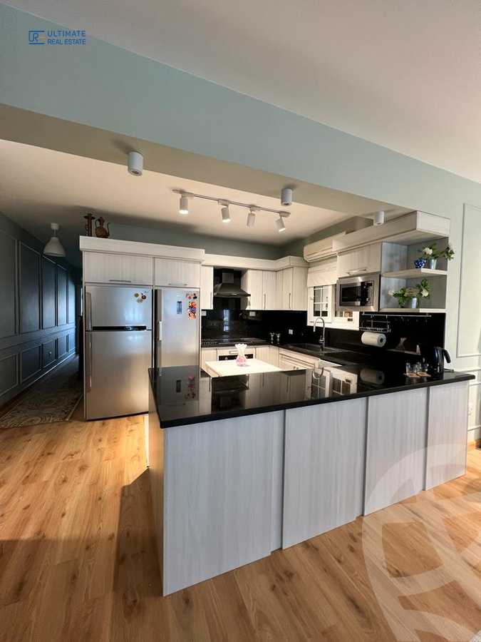 https://aqarmap.com.eg/en/listing/4189108-for-sale-cairo-new-cairo-compounds-mountain-view-hyde-park
