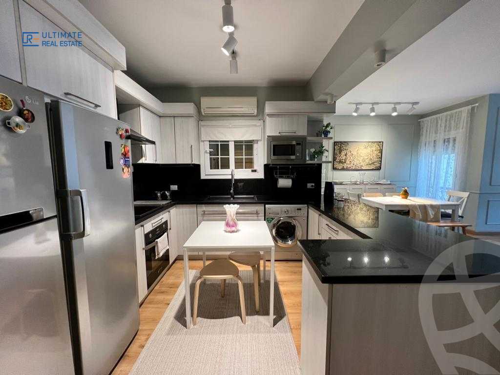 https://aqarmap.com.eg/en/listing/4189108-for-sale-cairo-new-cairo-compounds-mountain-view-hyde-park