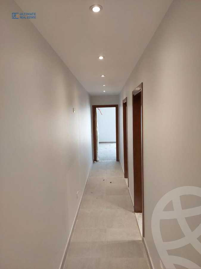 https://aqarmap.com.eg/en/listing/4349853-for-sale-cairo-new-cairo-compounds-mountain-view-hyde-park