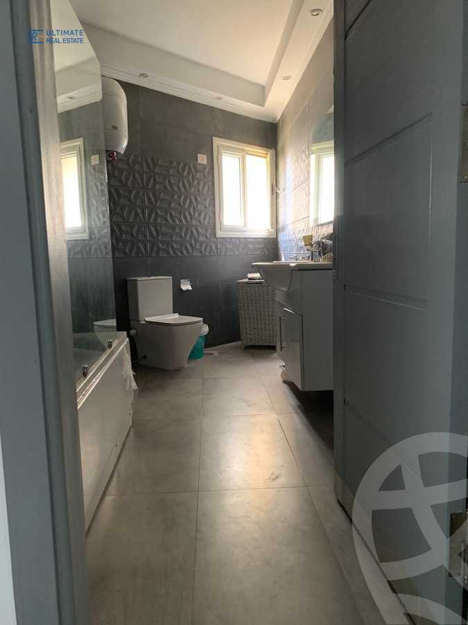 https://aqarmap.com.eg/en/listing/4349879-for-sale-cairo-new-cairo-compounds-mountain-view-hyde-park