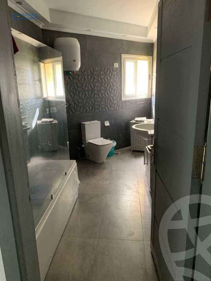 https://aqarmap.com.eg/en/listing/4349879-for-sale-cairo-new-cairo-compounds-mountain-view-hyde-park