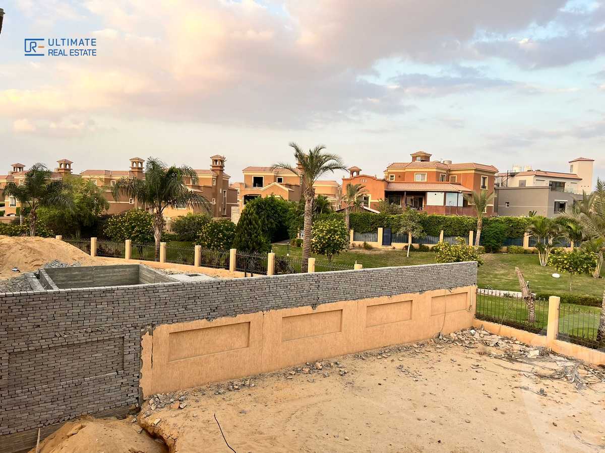 https://aqarmap.com.eg/en/listing/5597473-for-sale-cairo-new-cairo-compounds-les-rois
