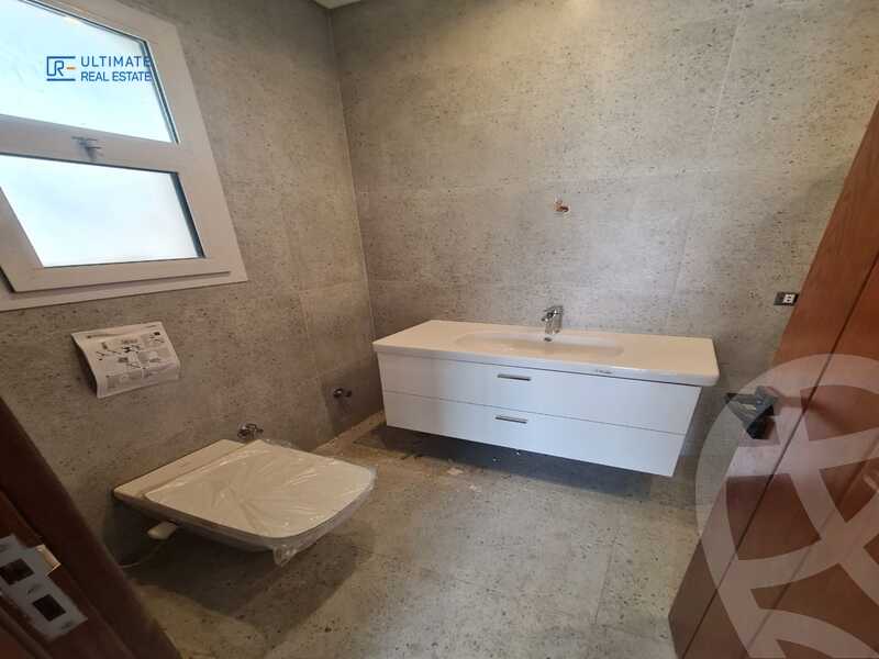https://aqarmap.com.eg/en/listing/5599758-for-sale-cairo-el-sheikh-zayed-city-compounds-kmbwnd-wyst-twn-swdyk