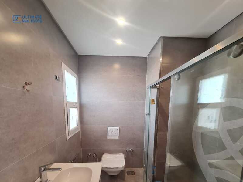 https://aqarmap.com.eg/ar/listing/5603087-for-sale-cairo-el-sheikh-zayed-city-compounds-kmbwnd-wyst-twn-swdyk